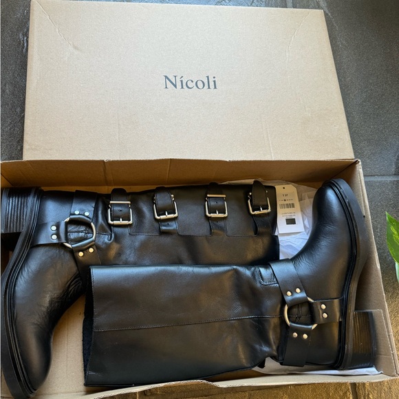 Nicoli Black Leather Boots. Size 37 EURO - Picture 4 of 4